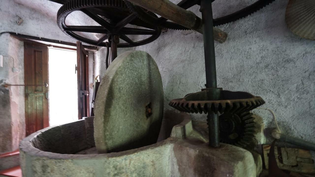 Villa Old Mill à Pigna Extérieur photo