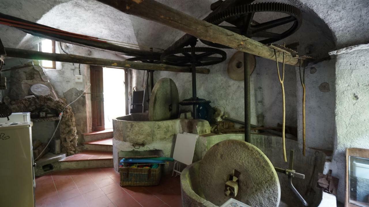 Villa Old Mill à Pigna Extérieur photo