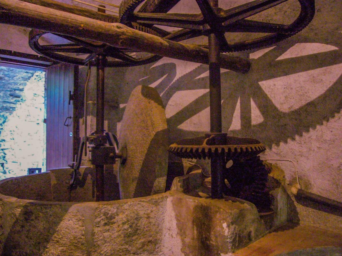 Villa Old Mill à Pigna Extérieur photo