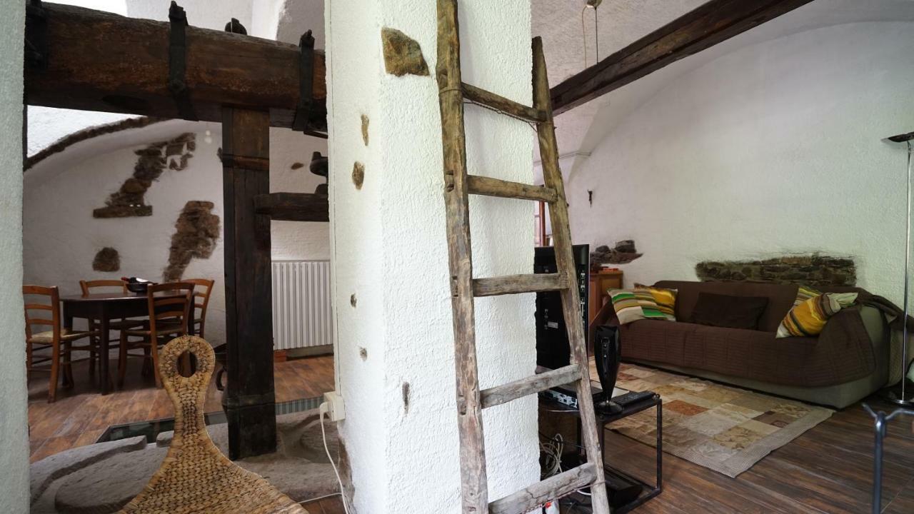 Villa Old Mill à Pigna Extérieur photo