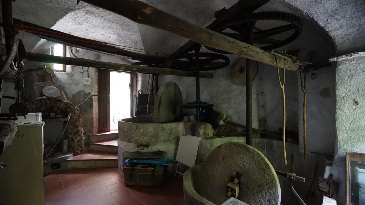 Villa Old Mill à Pigna Extérieur photo